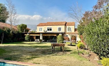 VENTA 5 DORM CHICUREO PIEDRA ROJA