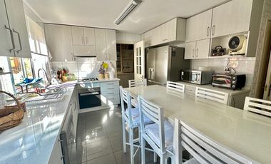 VENTA 5 DORM CHICUREO PIEDRA ROJA