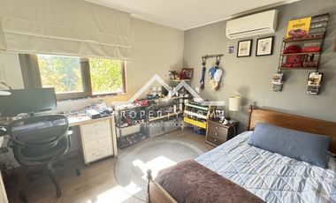 VENTA PRECIOSA CASA EN PIEDRA ROJA 4 DORM + SERV