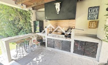 VENTA PRECIOSA CASA EN PIEDRA ROJA 4 DORM + SERV