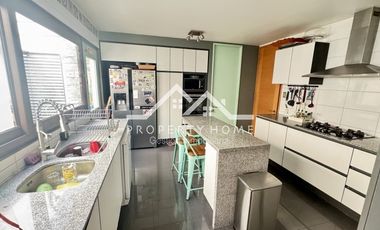 VENTA PRECIOSA CASA EN PIEDRA ROJA 4 DORM + SERV