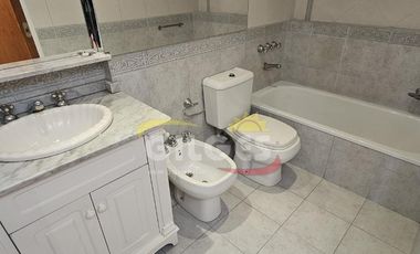 Departamento 3 Amb.  en Ramos Mejia - Céntrico, C/Balcón al Fte y Cochera Cubierta