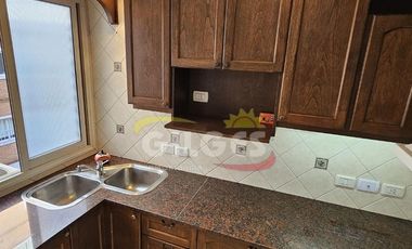 Departamento 3 Amb.  en Ramos Mejia - Céntrico, C/Balcón al Fte y Cochera Cubierta