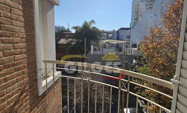 Departamento 3 Amb.  en Ramos Mejia - Céntrico, C/Balcón al Fte y Cochera Cubierta