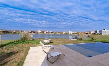 Casa en  Venta San Sebastián Área 11