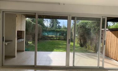 Departamento en  El Palmar.Venta y/o alquiler anual- Dos dormitorios- Jardín