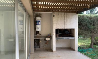 Departamento en  El Palmar.Venta y/o alquiler anual- Dos dormitorios- Jardín
