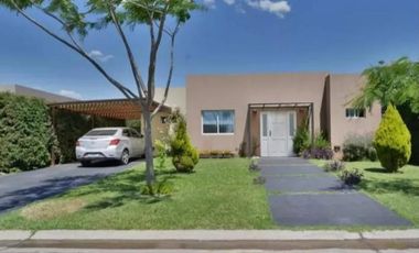 LF. OPORTUNIDAD! HERMOSA CASA CON PILETA EN SAN RAMON, PILAR DEL ESTE