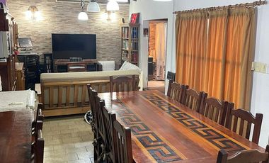 Casa con quincho o departamento ideal 2 familias - Venta - vende Gabriel Suarez  - APTA A CREDITO