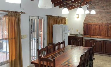 Casa con quincho o departamento ideal 2 familias - Venta - vende Gabriel Suarez  - APTA A CREDITO