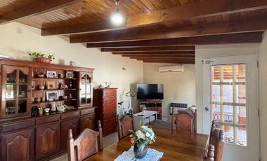 Casa con quincho o departamento ideal 2 familias - Venta - vende Gabriel Suarez  - APTA A CREDITO