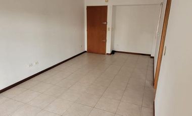 Departamento 2 y medio ambientes con balcon en Villa Ballester