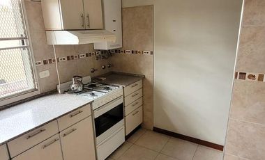 Departamento 2 y medio ambientes con balcon en Villa Ballester