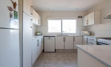 VENTA CASA COSTA ESMERALDA, BARRIO SENDEROS III, LOTE 495, 5 AMBIENTES
