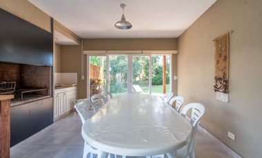 VENTA CASA COSTA ESMERALDA, BARRIO SENDEROS III, LOTE 495, 5 AMBIENTES