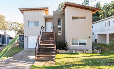 VENTA CASA COSTA ESMERALDA, BARRIO SENDEROS III, LOTE 495, 5 AMBIENTES