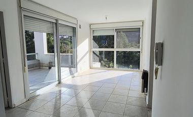 Departamento 1 dor con balcon terraza