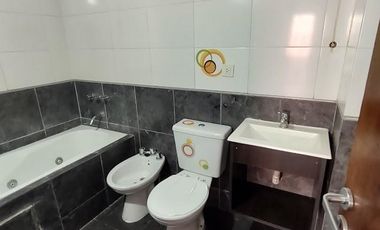 Departamento tres ambientes alquiler en Sarandi