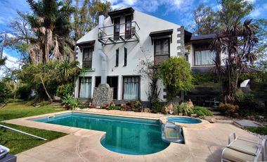 Venta Casa en Barrio Cerrado El Carmencito
