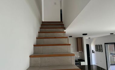 Duplex en Alquiler en Lomas de Manantiales 3 dormitorios