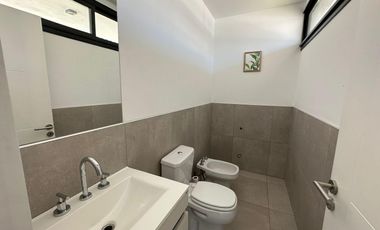 Duplex en Alquiler en Lomas de Manantiales 3 dormitorios
