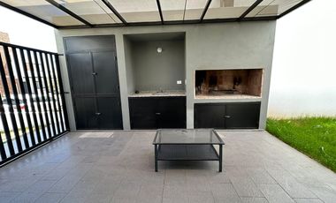 Duplex en Alquiler en Lomas de Manantiales 3 dormitorios