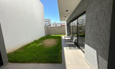 Duplex en Alquiler en Lomas de Manantiales 3 dormitorios