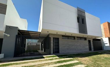 Duplex en Alquiler en Lomas de Manantiales 3 dormitorios