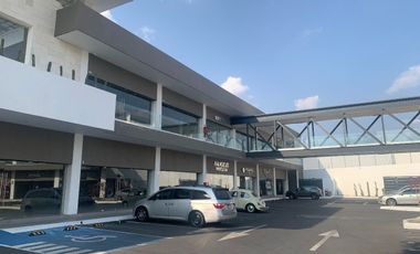 LOCAL COMERCIAL PB entrada Jurica en esquina