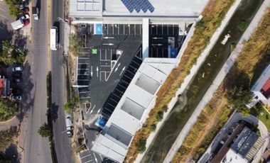 LOCAL COMERCIAL PB entrada Jurica en esquina