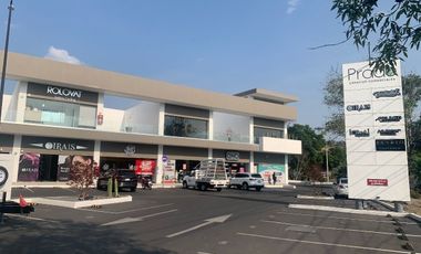 LOCAL COMERCIAL PB entrada Jurica en esquina