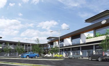 LOCAL COMERCIAL PB entrada Jurica en esquina