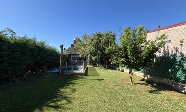 Hermosa casa de 3 dormitorios con jardin y pileta en Pueblo Esther