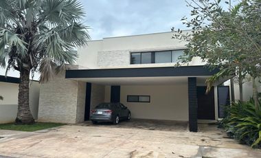 Renta casa con  paneles, Privada Allegra, Sta Gertrudis , Cabo Norte Agosto 2025