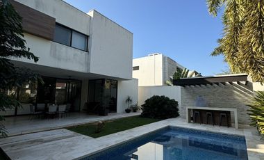 Renta casa con  paneles, Privada Allegra, Sta Gertrudis , Cabo Norte Agosto 2025
