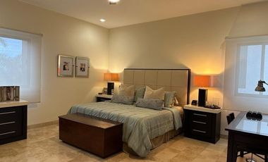 Renta casa con  paneles, Privada Allegra, Sta Gertrudis , Cabo Norte Agosto 2025