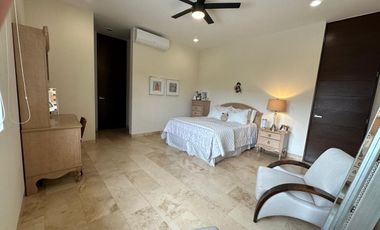 Renta casa con  paneles, Privada Allegra, Sta Gertrudis , Cabo Norte Agosto 2025