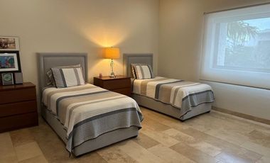 Renta casa con  paneles, Privada Allegra, Sta Gertrudis , Cabo Norte Agosto 2025