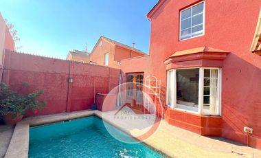 Casa En Venta De 3d/3b En Microbarrio, Valle Lo Campino