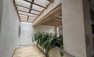 Casa en condominio en venta en Jardines de Pedregal.