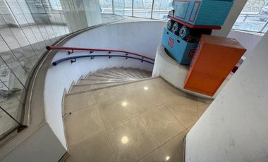 Renta local comercial 1er piso en Satélite sobre lateral del Periférico