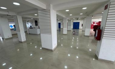 Renta local comercial 1er piso en Satélite sobre lateral del Periférico