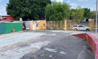 Renta Terreno Comercial Excelente ubicación Av. Universidad