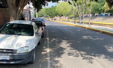 Renta Terreno Comercial Excelente ubicación Av. Universidad