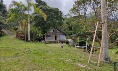 Finca en Venta , en la vía La Vega Sasaima Precio de oportunidad