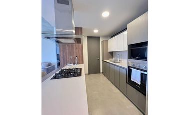 Moderno y Amplio Apartamento Milla de Oro