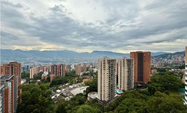 Modern High Floor in Poblado Tesoro