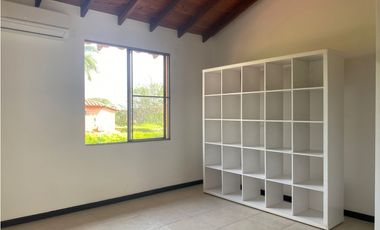 CASA CAMÉSTRE CON ZONAS VERDES