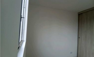 Arriendo apartamento en conjunto cerrado en Madrid $900.000