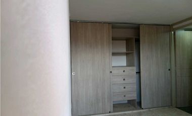 Arriendo apartamento en conjunto cerrado en Madrid $900.000
